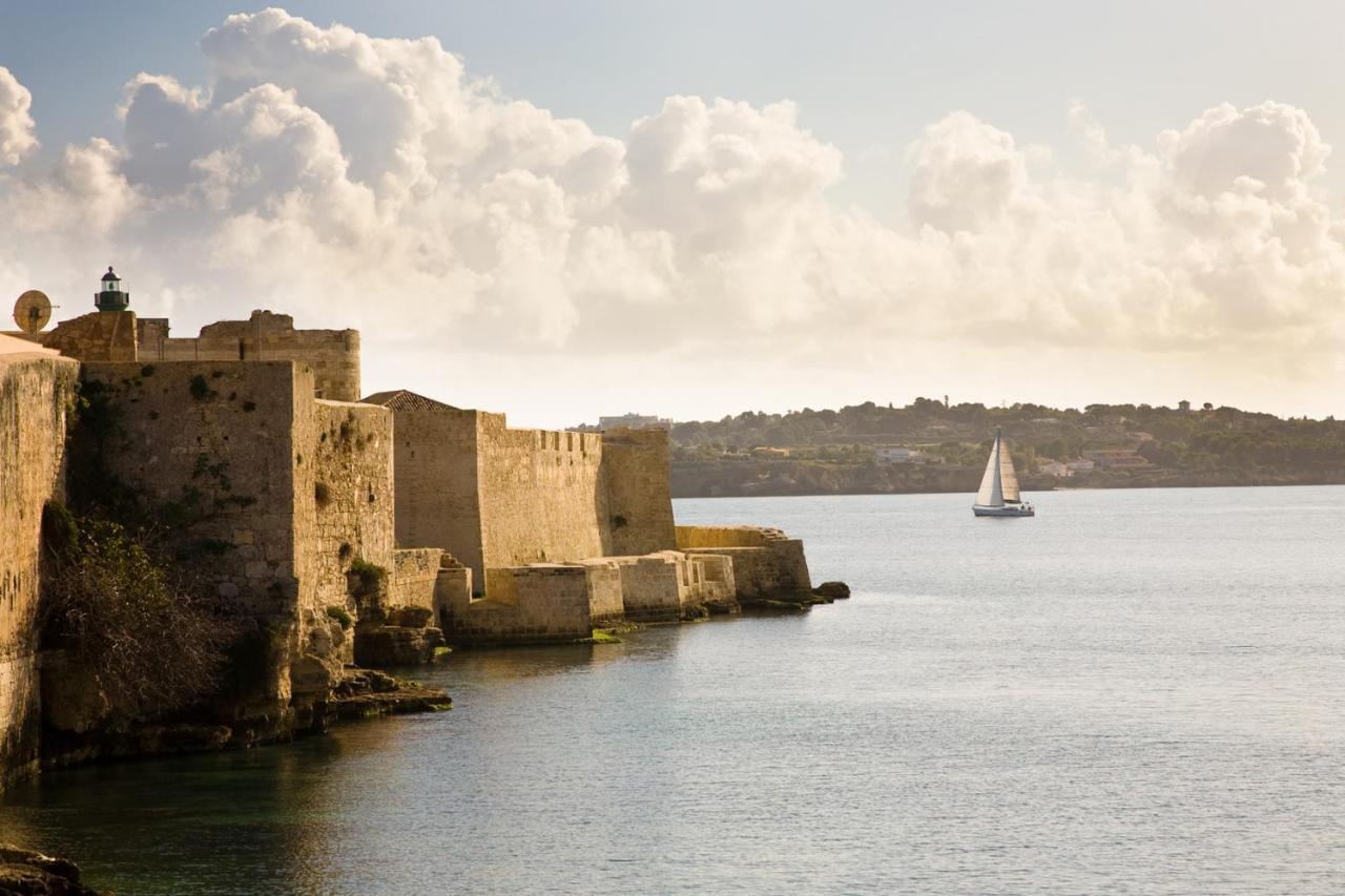 פונטנה ביאנקה Suite House L'Isola Che Non C'E מראה חיצוני תמונה