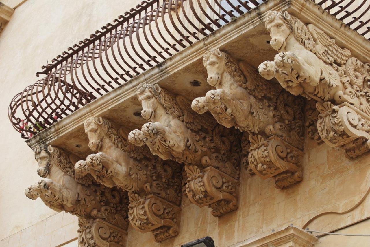 פונטנה ביאנקה Suite House L'Isola Che Non C'E מראה חיצוני תמונה