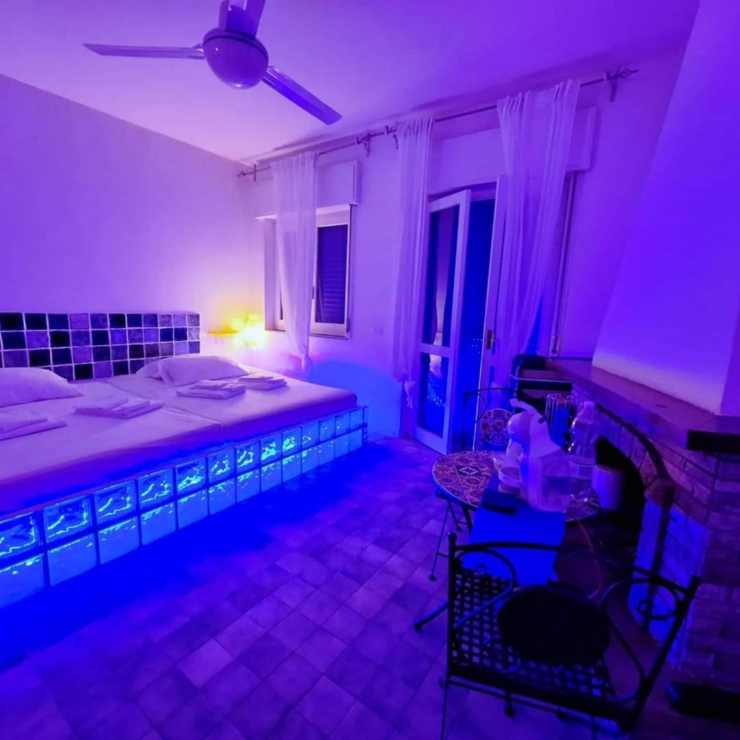פונטנה ביאנקה Suite House L'Isola Che Non C'E מראה חיצוני תמונה