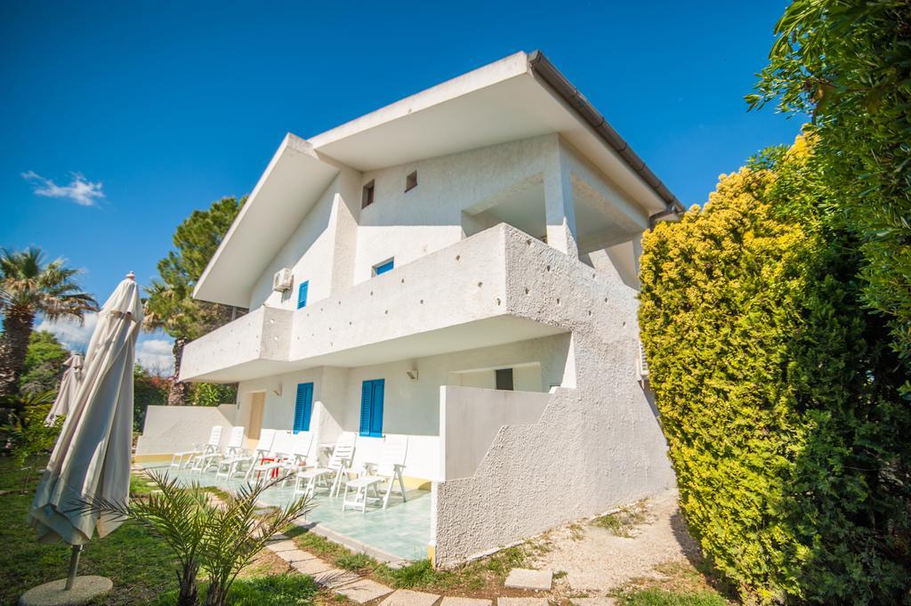 פונטנה ביאנקה Suite House L'Isola Che Non C'E מראה חיצוני תמונה