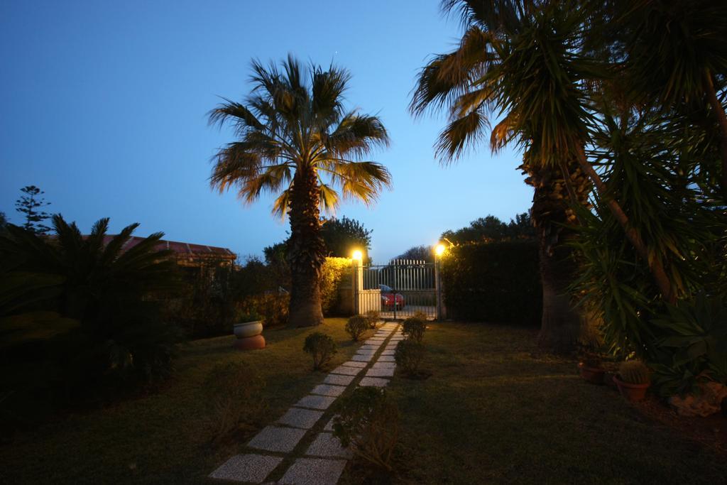 פונטנה ביאנקה Suite House L'Isola Che Non C'E מראה חיצוני תמונה