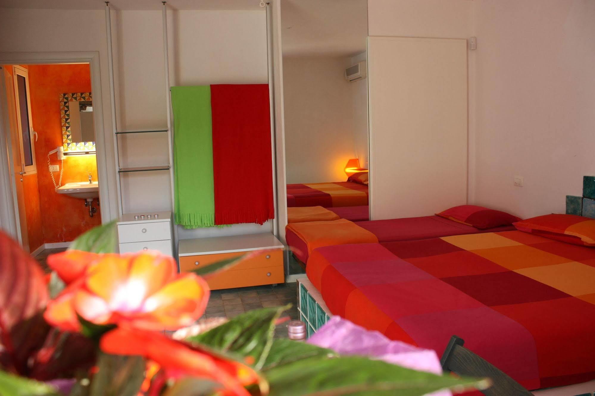 פונטנה ביאנקה Suite House L'Isola Che Non C'E מראה חיצוני תמונה