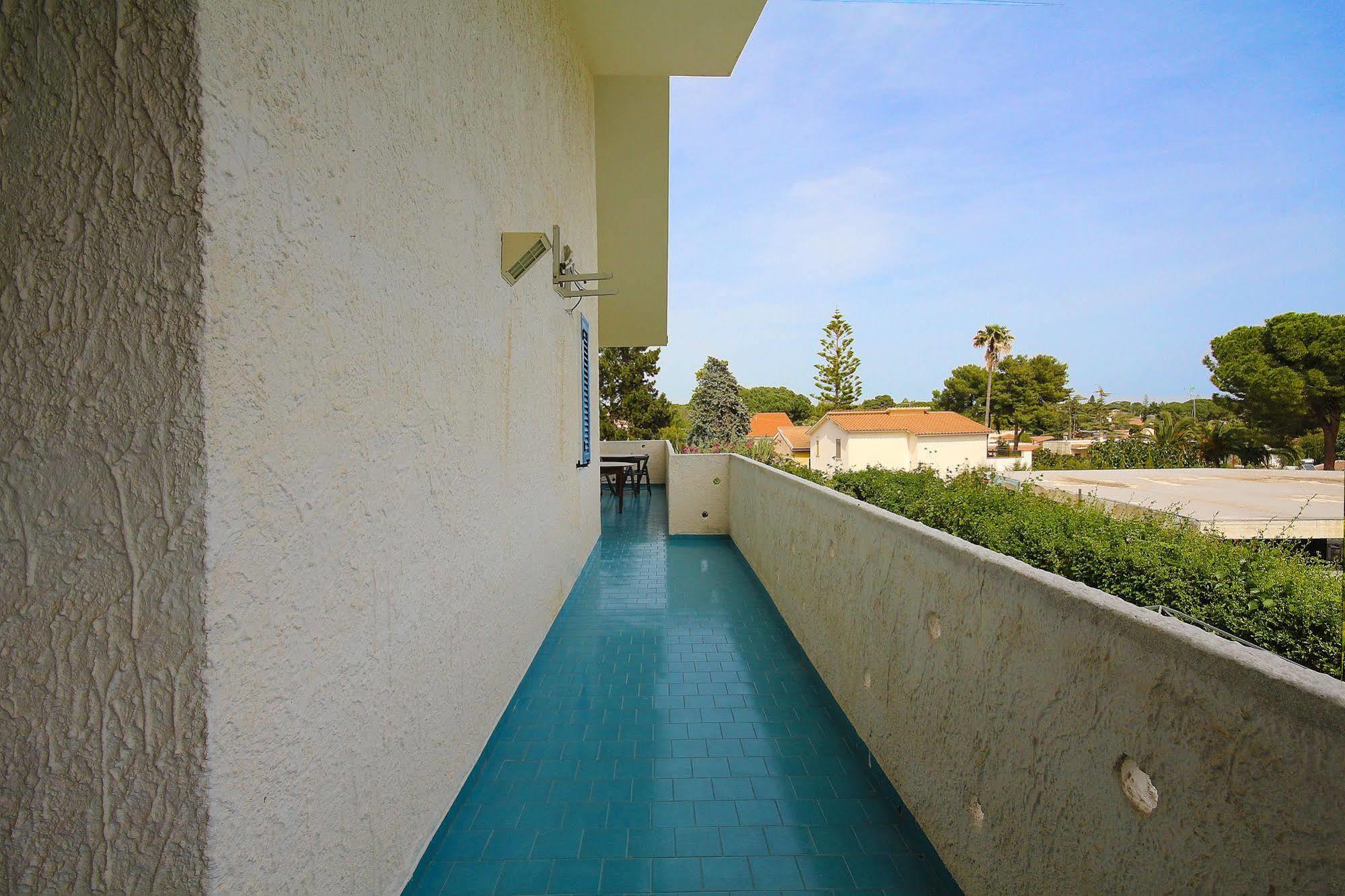 פונטנה ביאנקה Suite House L'Isola Che Non C'E מראה חיצוני תמונה